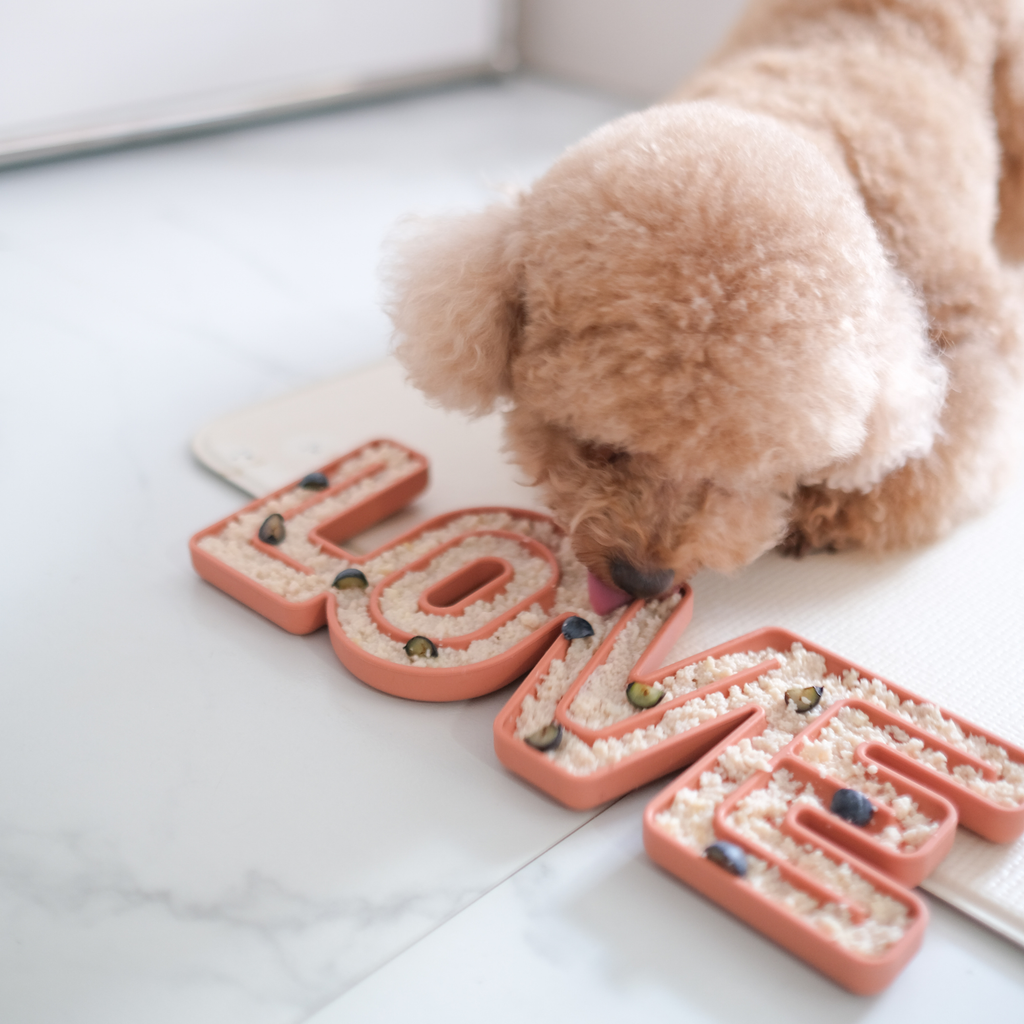 LOVE Lick Mat in Blush