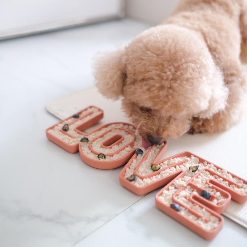 LOVE Lick Mat in Blush